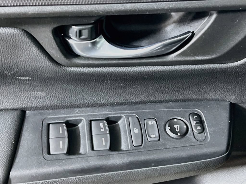 Used 2025 Honda CR-V LX image 16