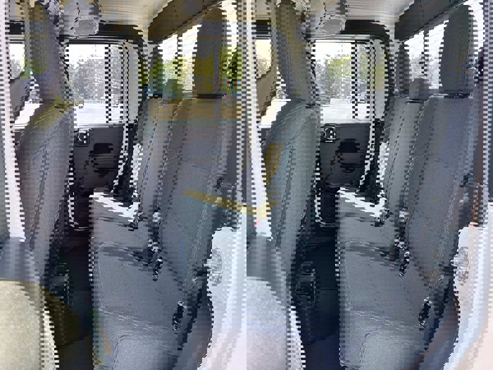 New 2025 Jeep Gladiator Sport image 27