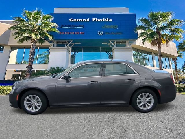 Certified 2022 Chrysler 300 Touring RWD image 8
