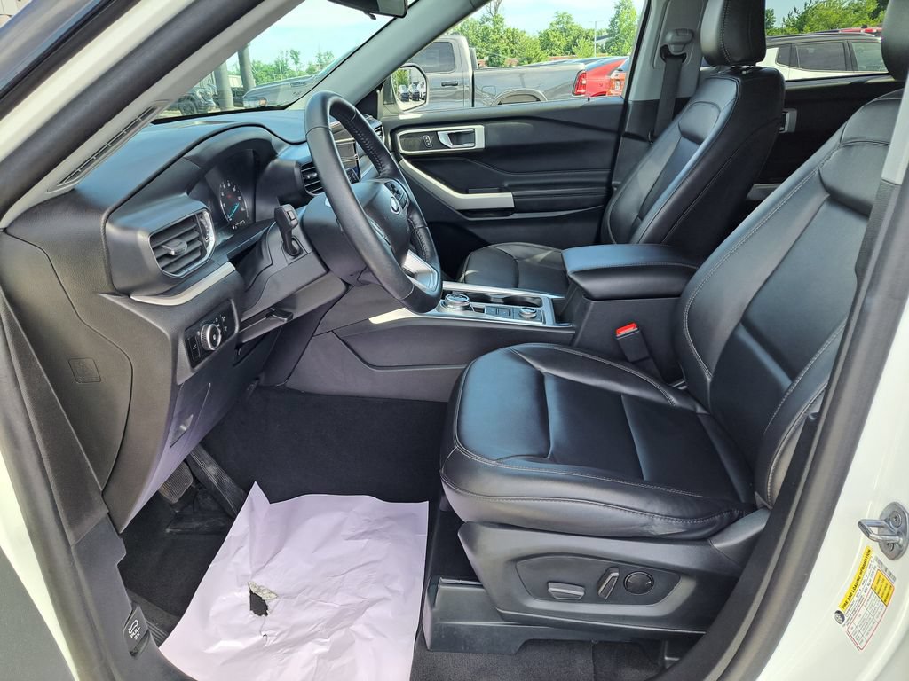 Used 2023 Ford Explorer XLT w/ Equipment Group 202A AWD/4WD image 11