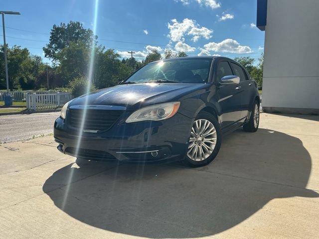 Used 2011 Chrysler 200 Limited FWD image 5