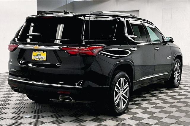 Used 2023 Chevrolet Traverse High Country FWD image 13