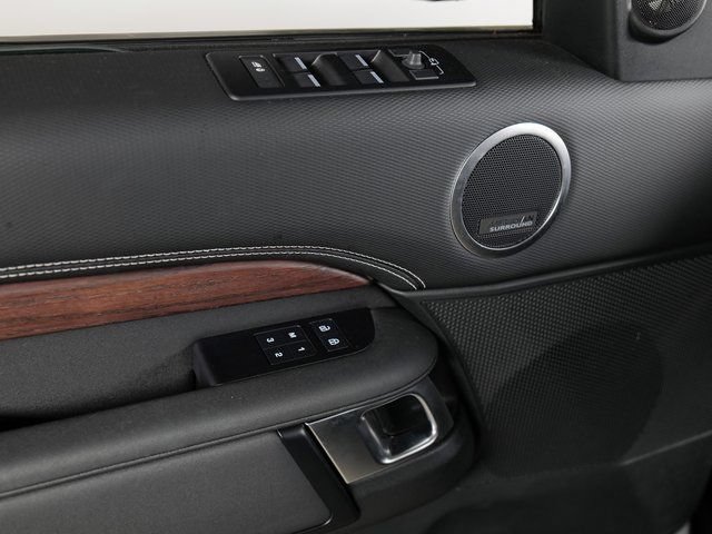 Certified 2025 Land Rover Discovery Dynamic SE AWD/4WD image 28