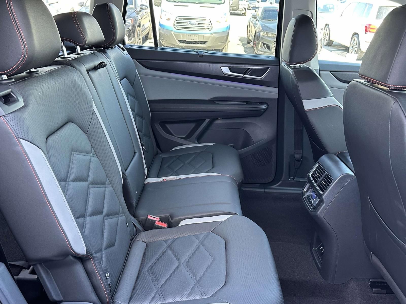 New 2026 Volkswagen Atlas Peak Edition image 15