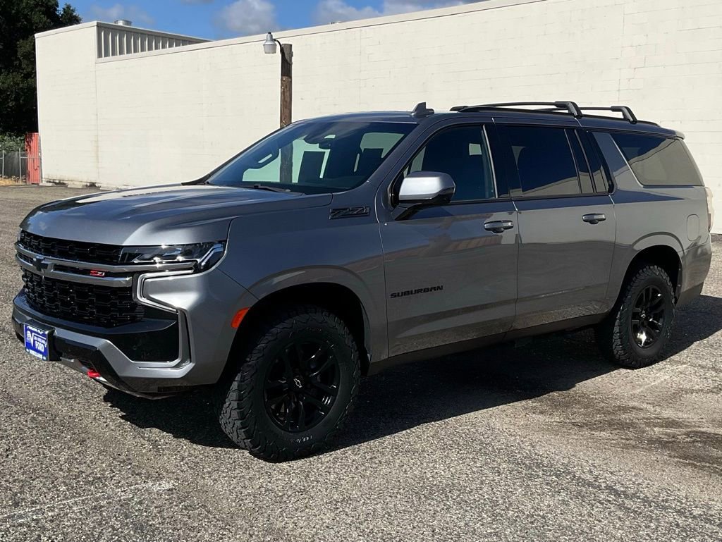 Used 2021 Chevrolet Suburban Z71 w/ Luxury Package image 2
