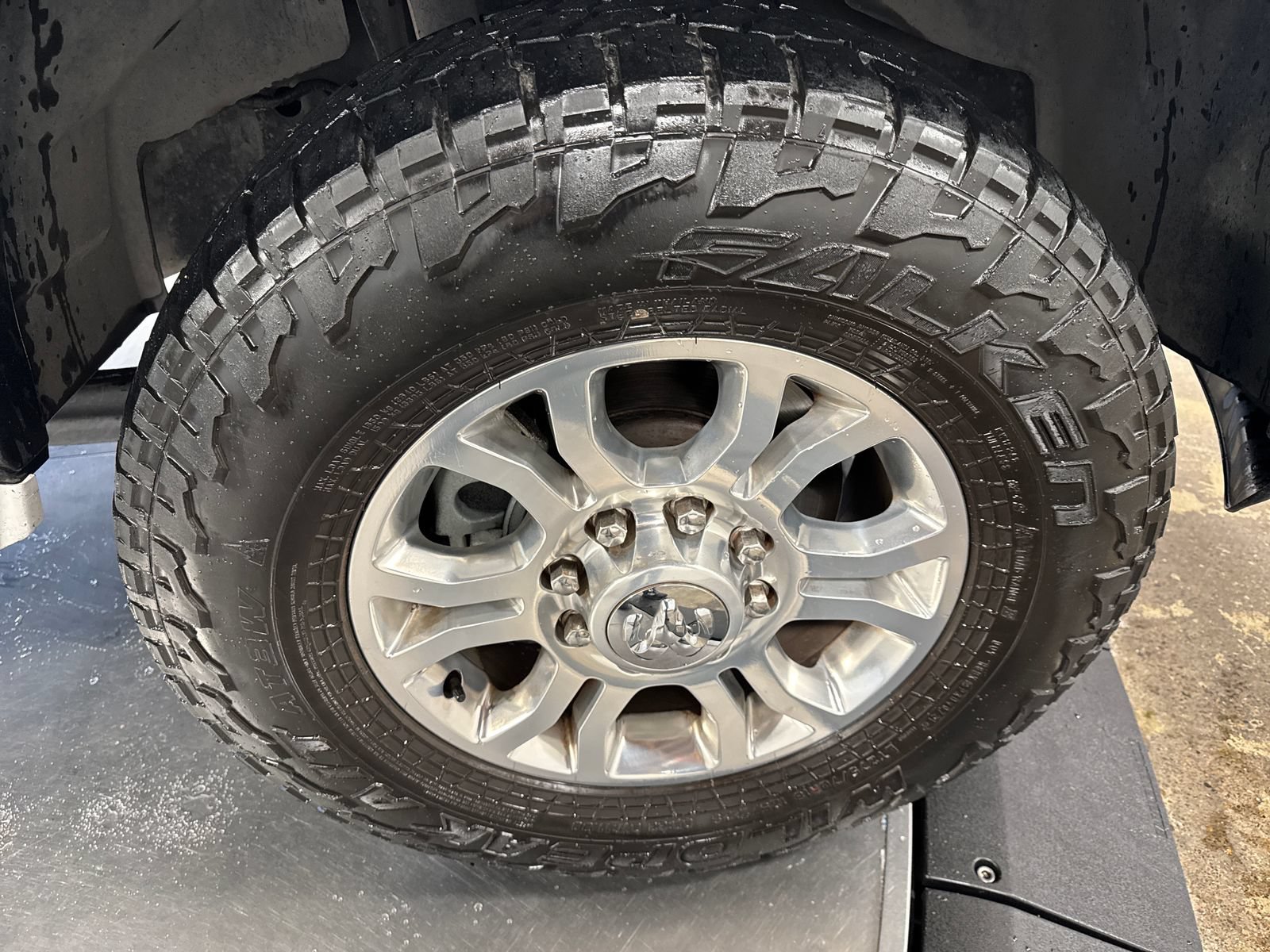 Used 2017 RAM 2500 Laramie w/ Convenience Group AWD/4WD image 14