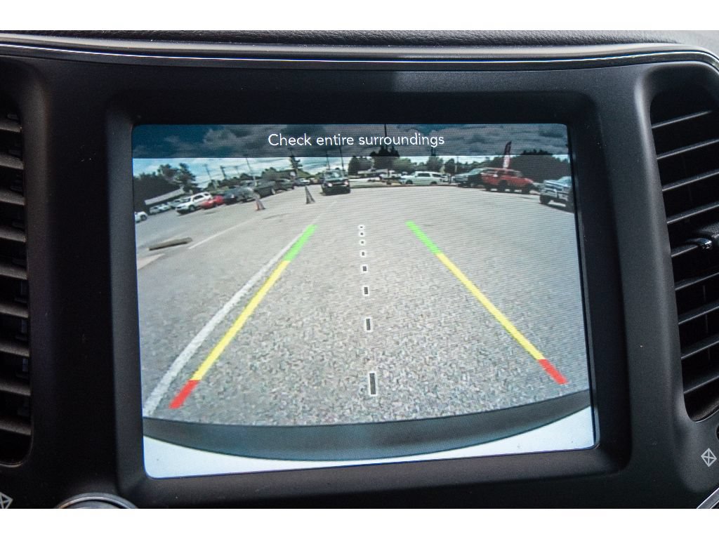 Used 2021 Jeep Cherokee Latitude Lux w/ Comfort/Convenience Group AWD/4WD image 26