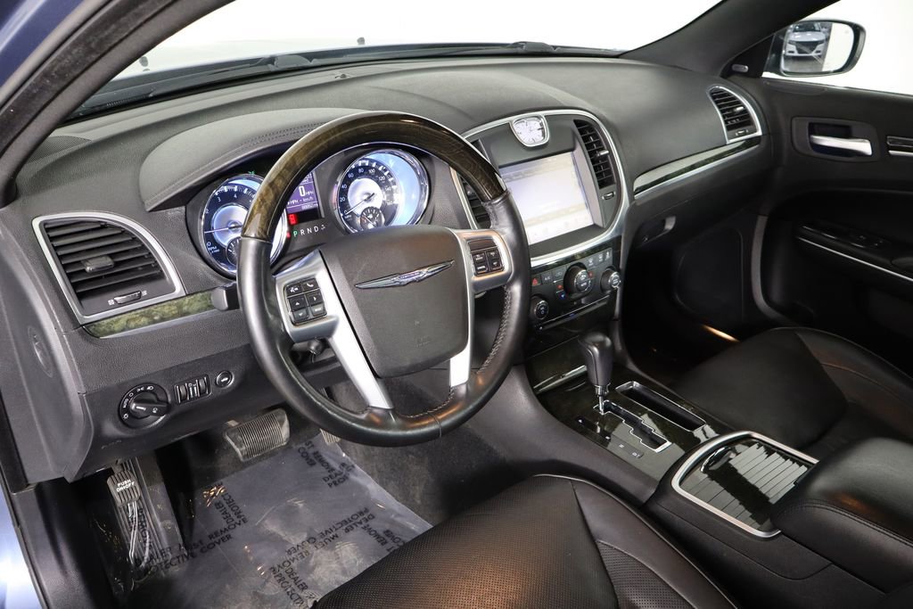 Used 2011 Chrysler 300 C RWD image 24