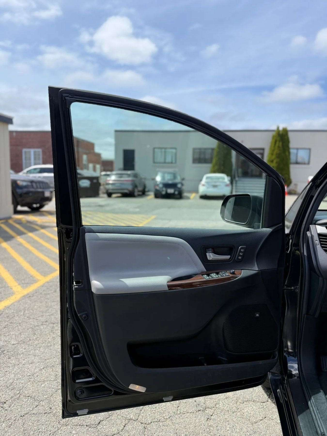 Used 2015 Toyota Sienna Limited AWD/4WD image 28