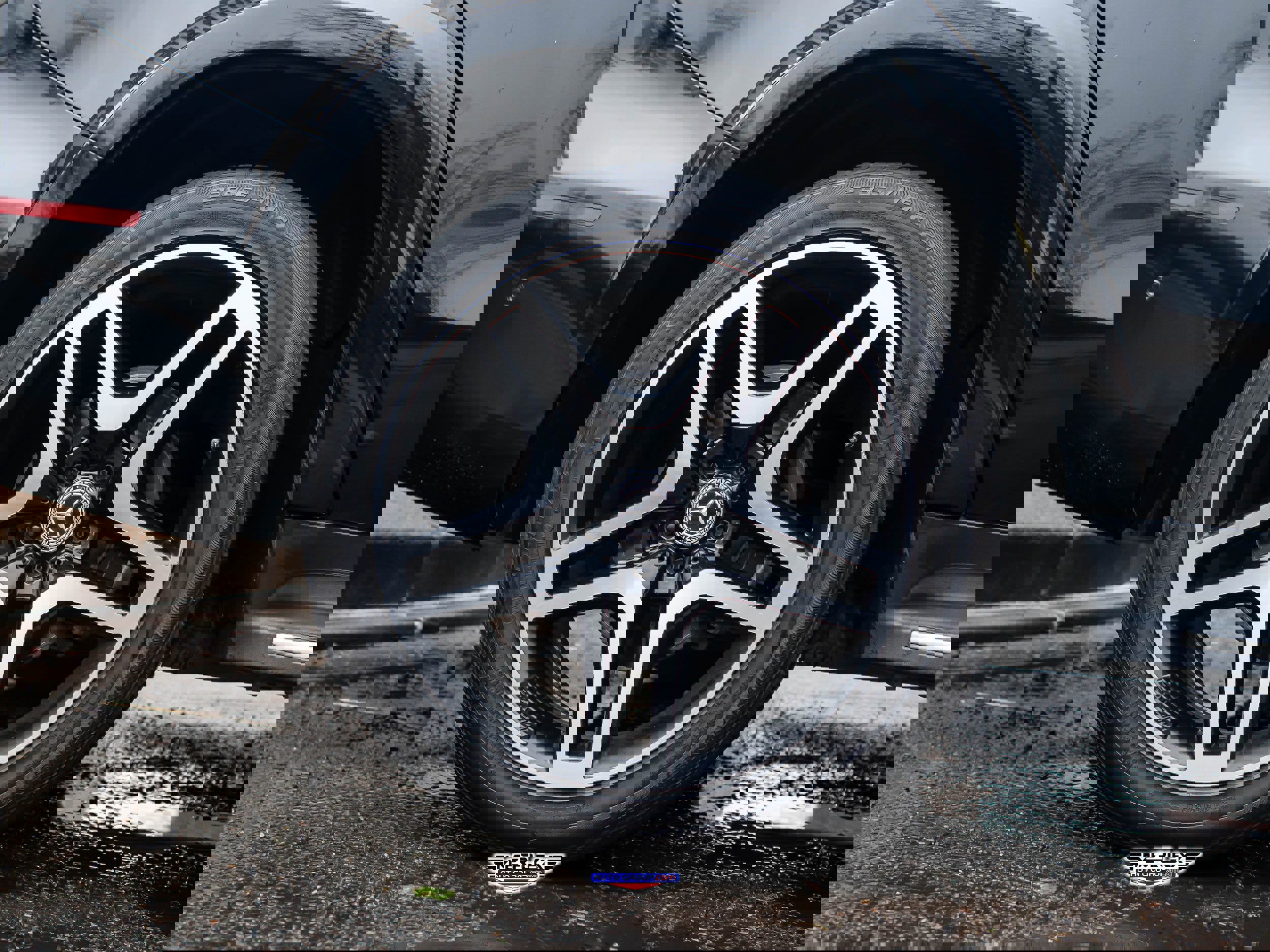 Used 2017 Mercedes-Benz GLS 550 550 4MATIC w/ Driver Assistance Package image 11