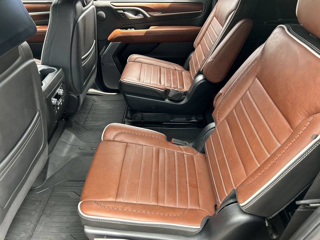 Used 2024 GMC Yukon XL Denali Ultimate AWD/4WD image 26
