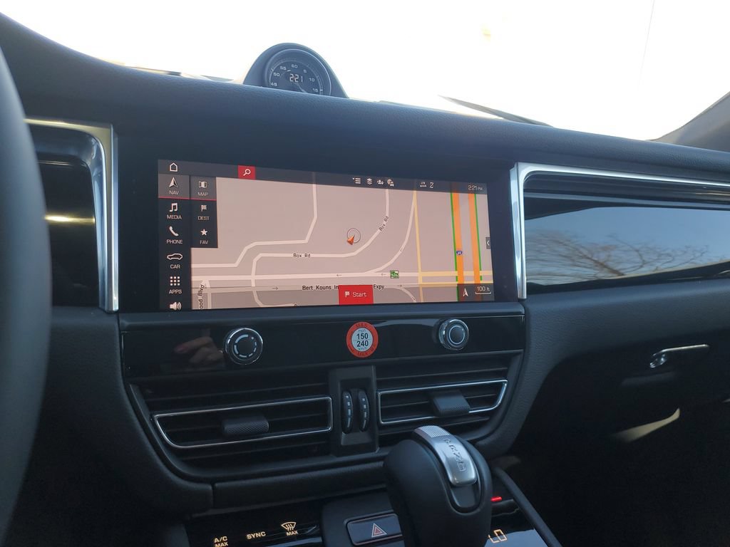 New 2026 Porsche Macan AWD/4WD image 27