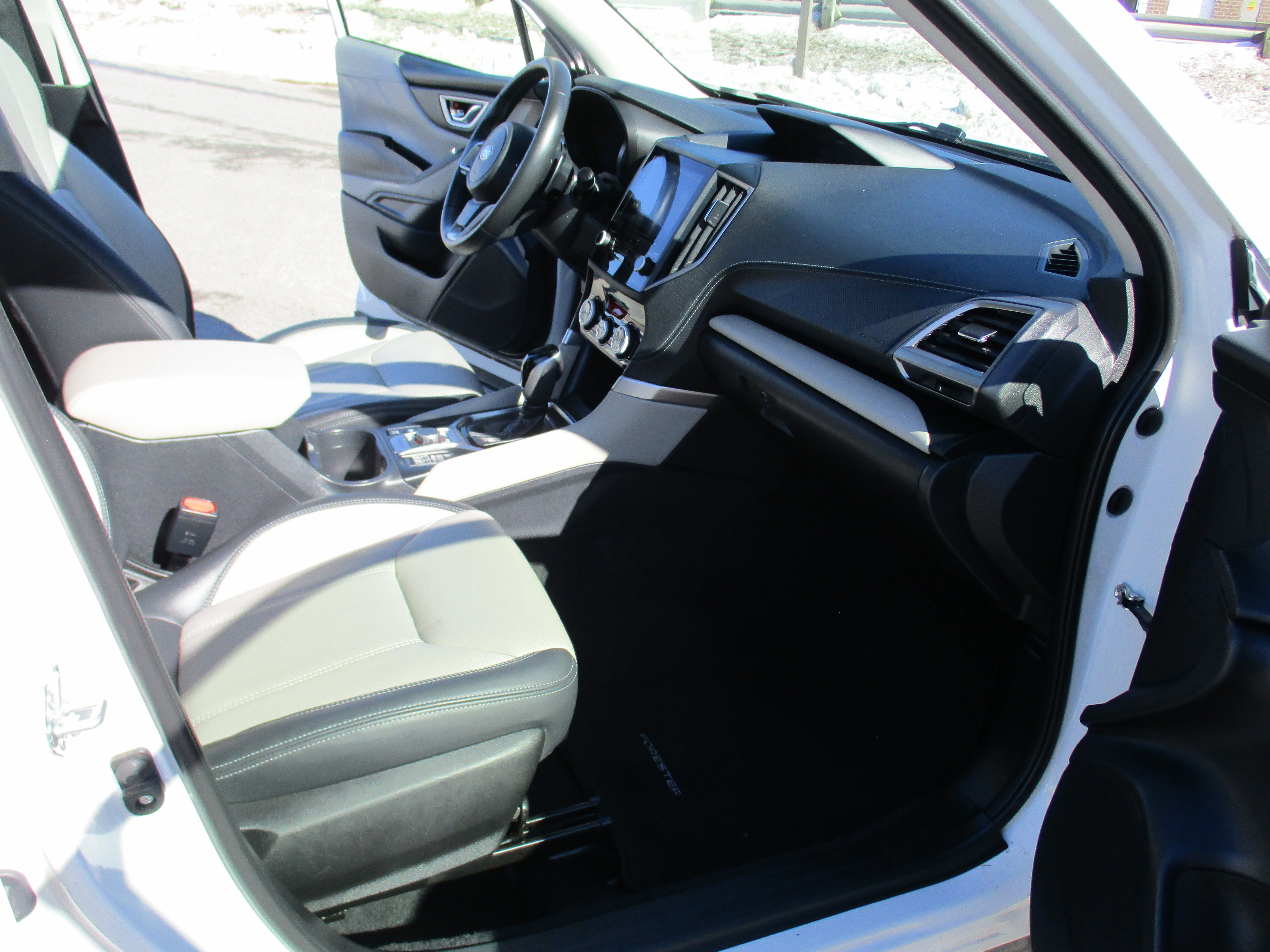 Used 2023 Subaru Forester Limited image 16