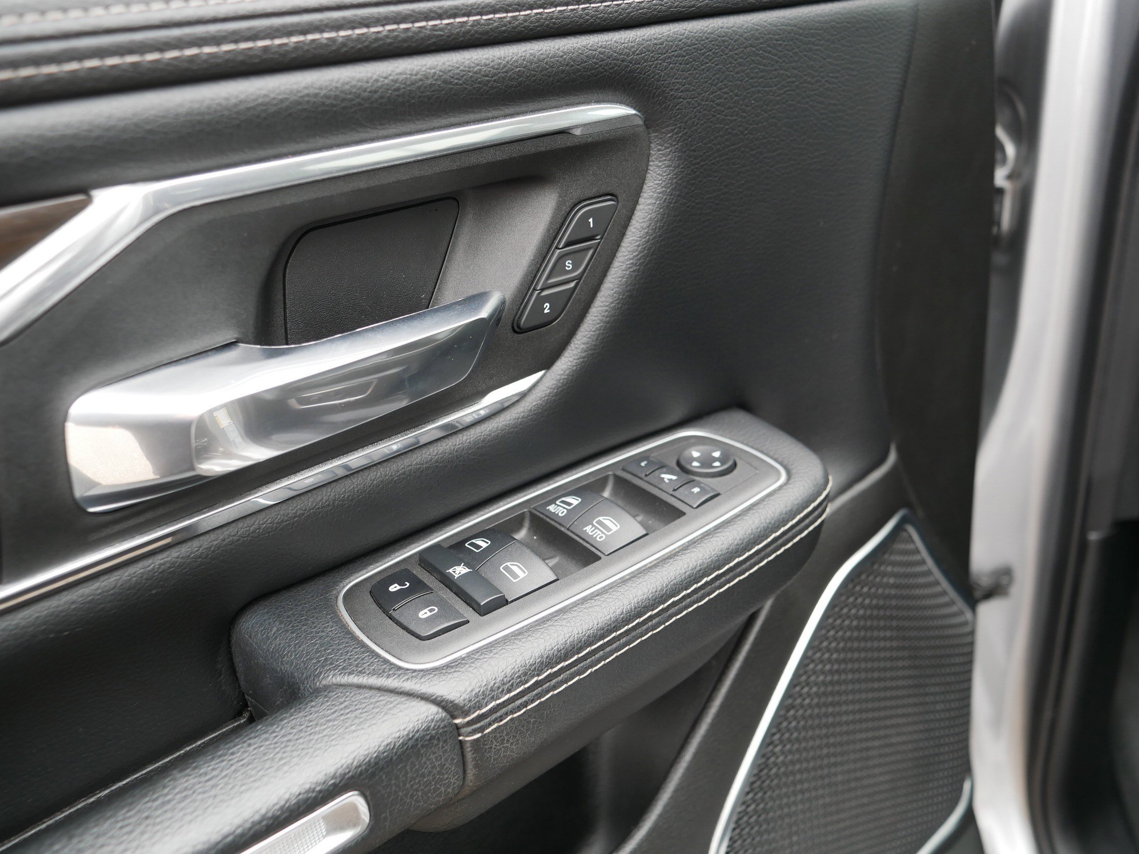 Used 2022 RAM 1500 Laramie image 19