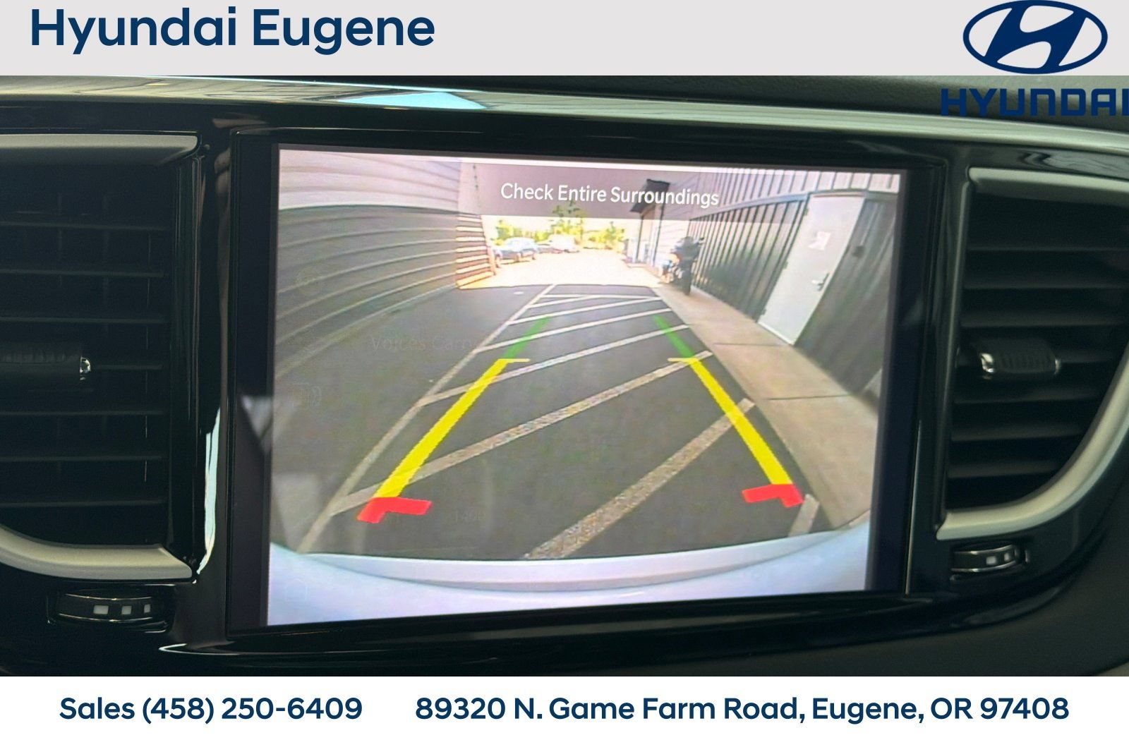Used 2023 Chrysler Pacifica Touring-L FWD image 24