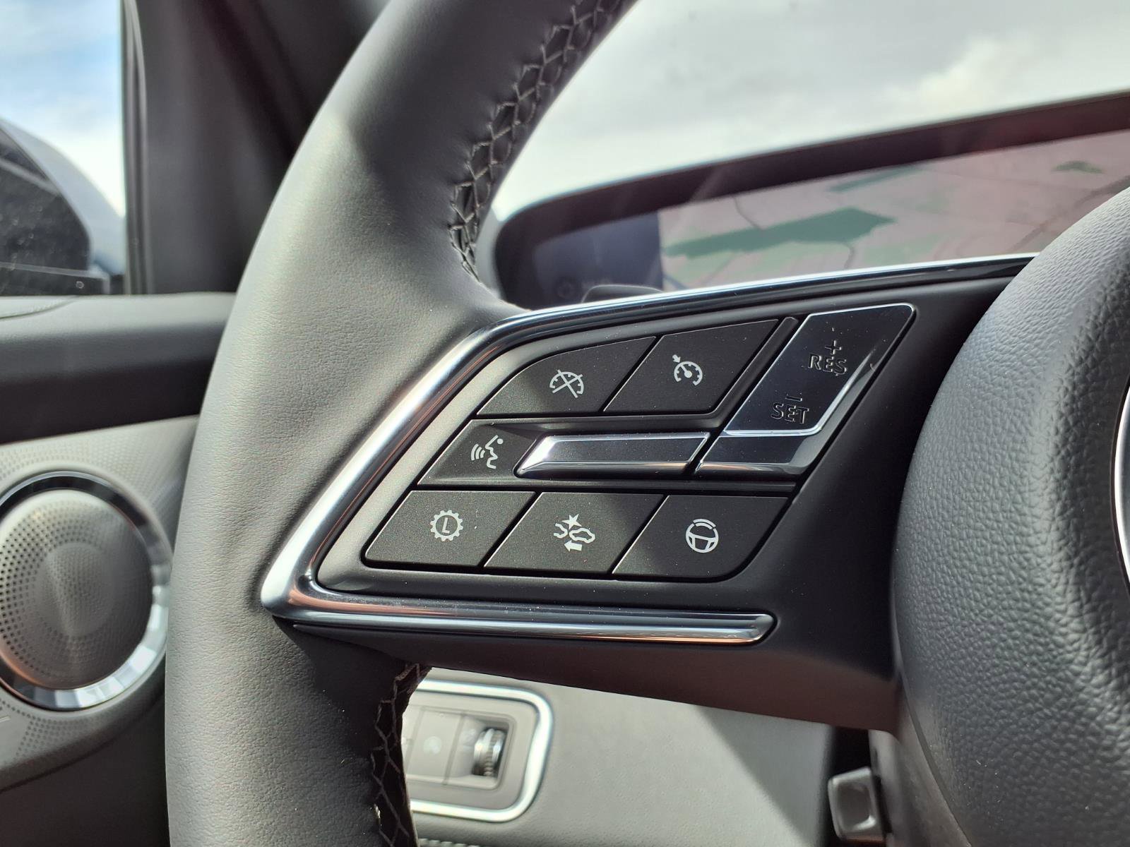 New 2026 Buick Enclave Avenir image 10
