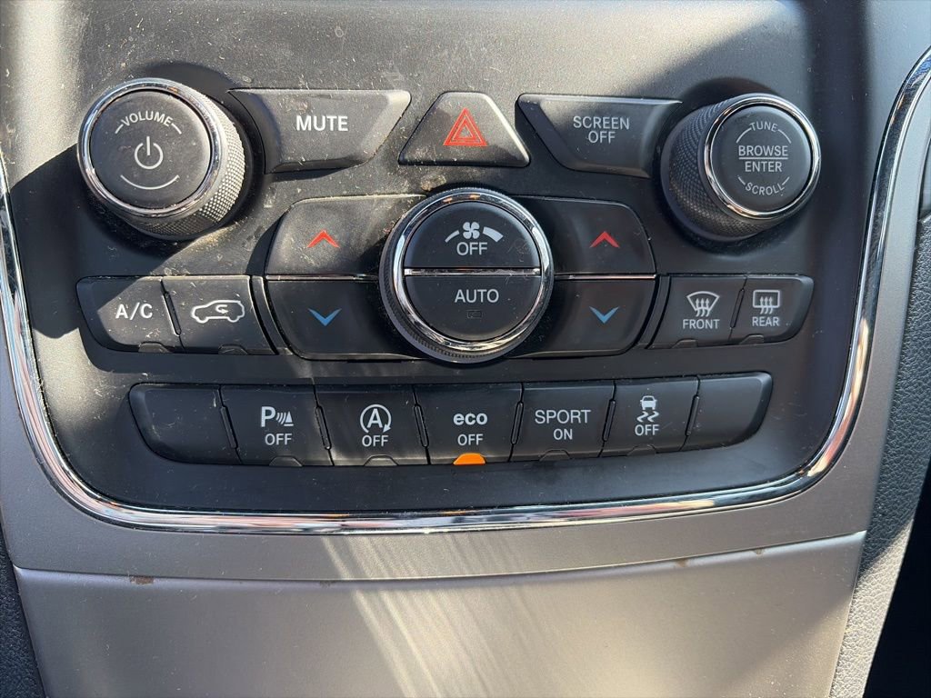 Used 2021 Jeep Grand Cherokee Laredo image 20