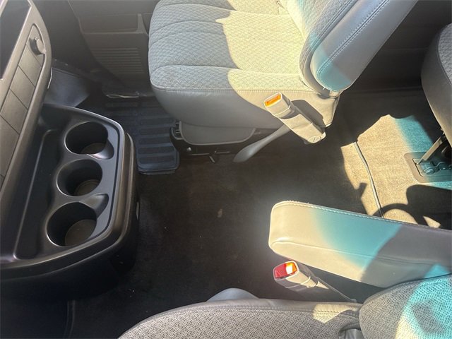 Used 2009 Chevrolet Express 3500 Extended Passenger image 18