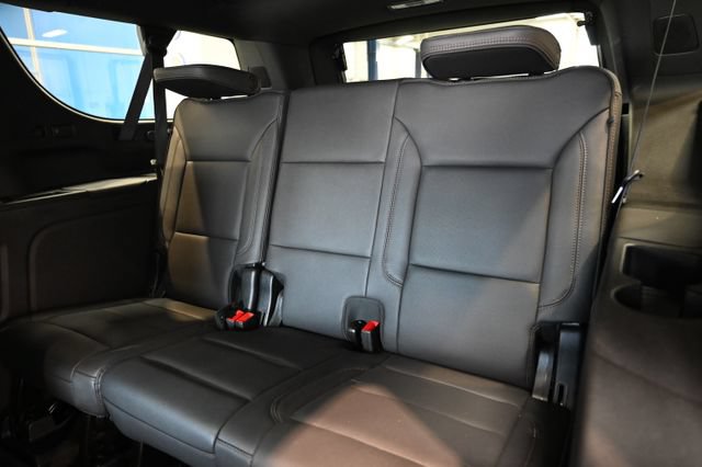 Used 2025 Chevrolet Suburban High Country AWD/4WD image 14