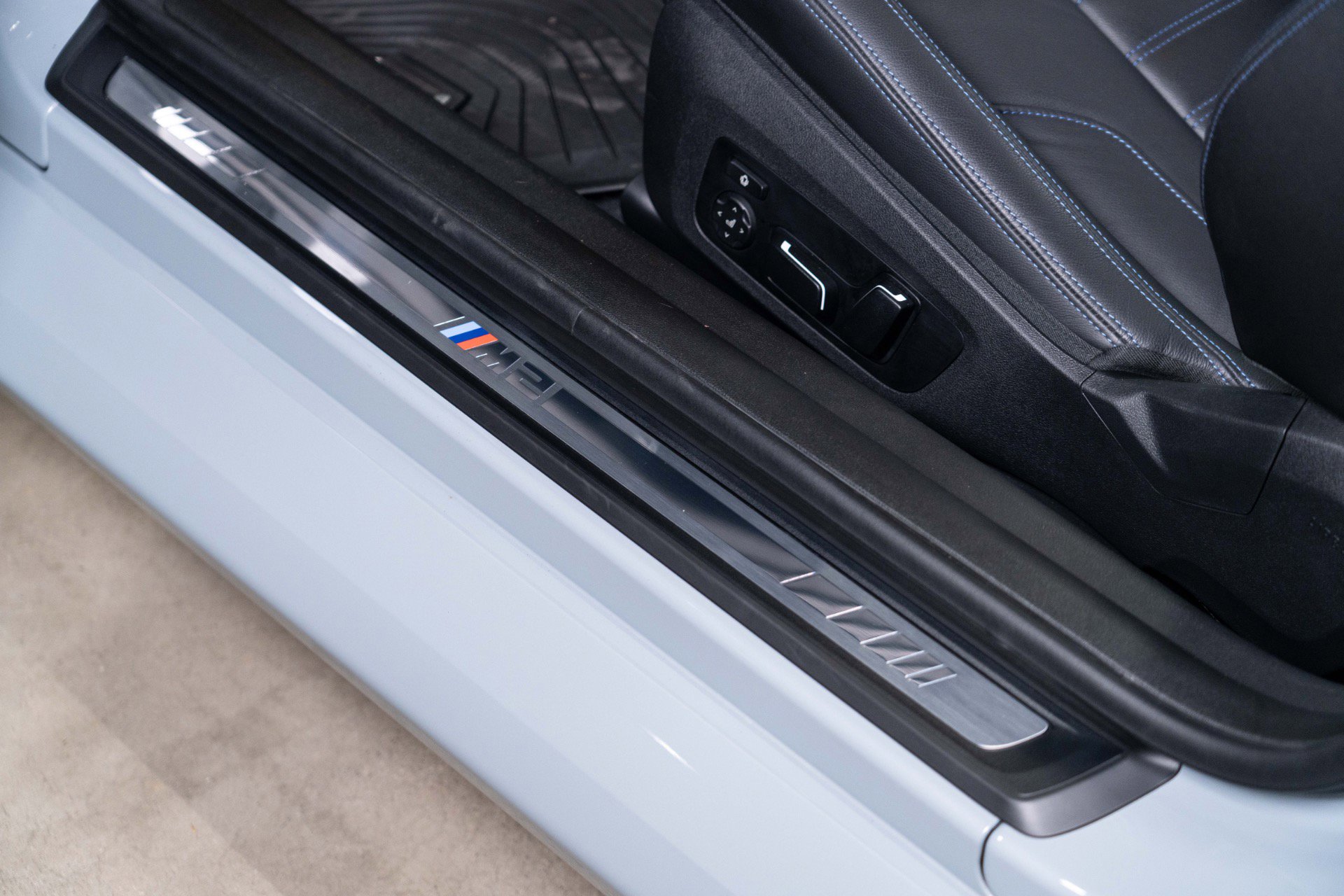Used 2024 BMW M2 w/ Lighting Package image 36
