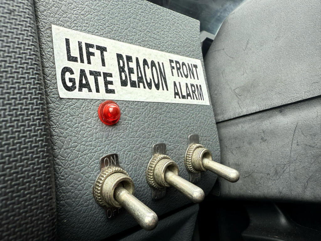 Used 2011 Ford F350 XL w/ Skid Plate Pkg image 18