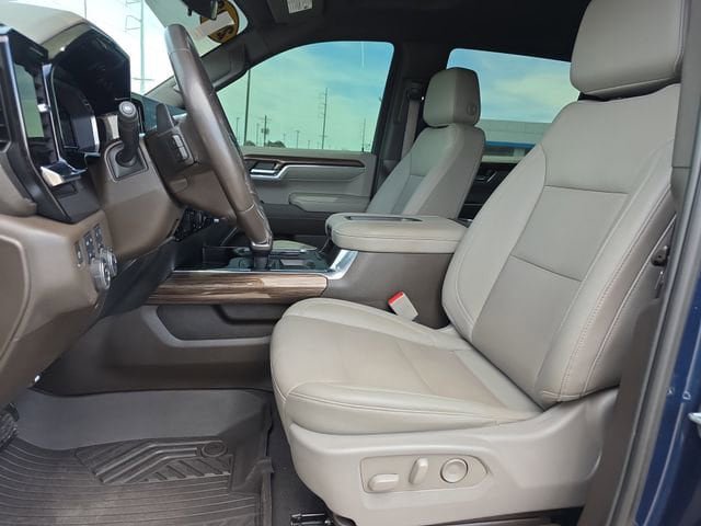 Used 2022 Chevrolet Silverado 1500 LT Trail Boss w/ LT Trail Boss Premium Package AWD/4WD image 10