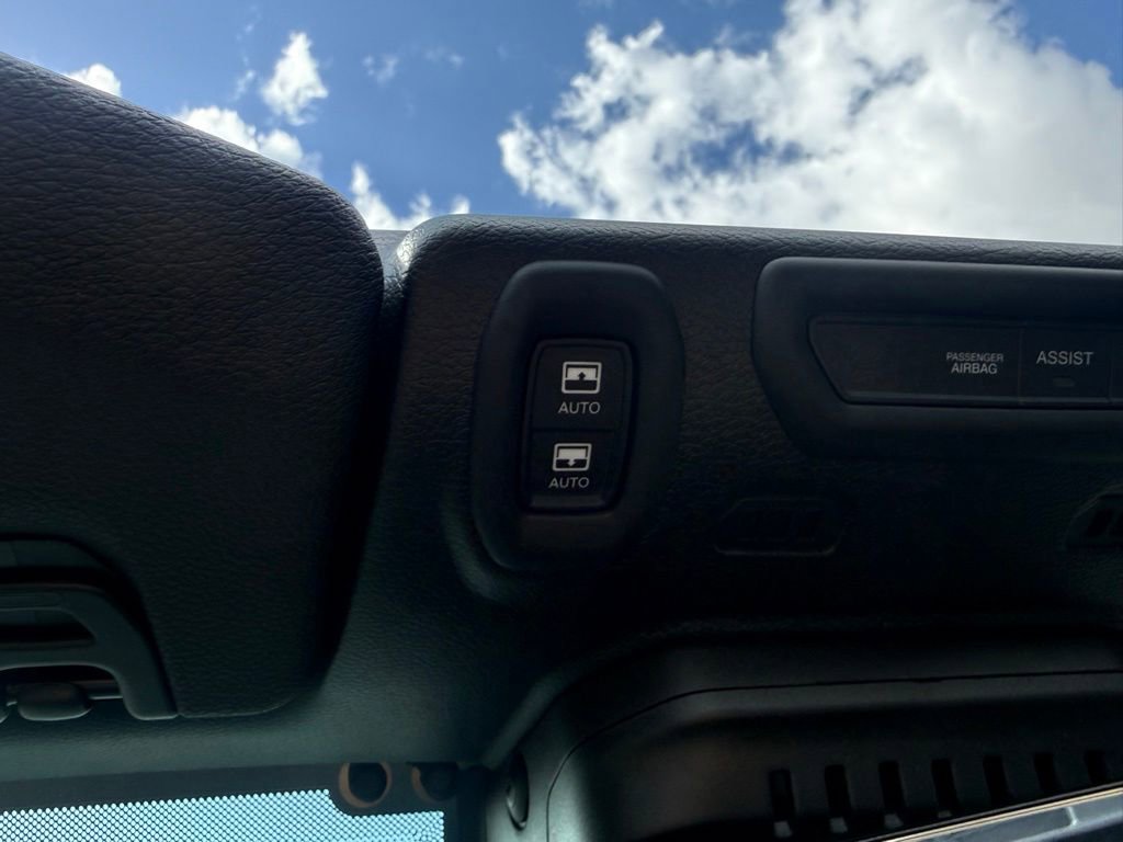 Used 2022 Jeep Wrangler Unlimited Sahara AWD/4WD image 32