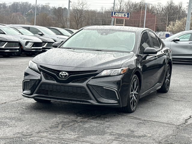Used 2023 Toyota Camry SE image 12