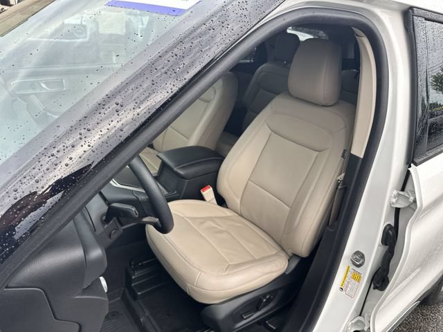 Used 2022 Ford Explorer Limited w/ Equipment Group 301A RWD image 12