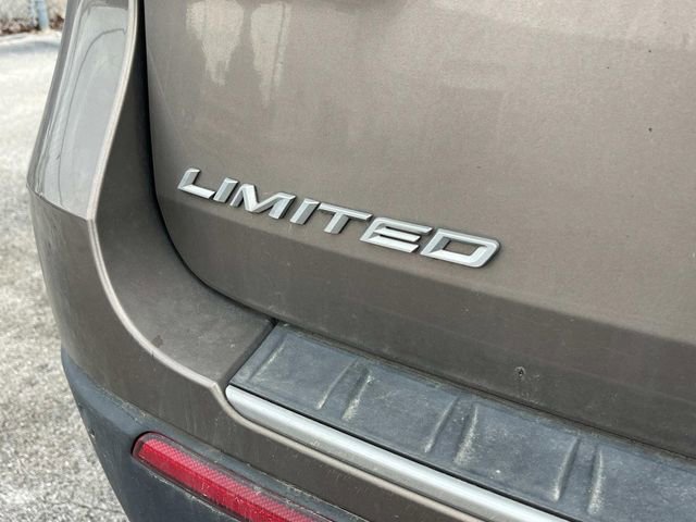 Used 2021 Ford Explorer Limited w/ Equipment Group 301A RWD image 12