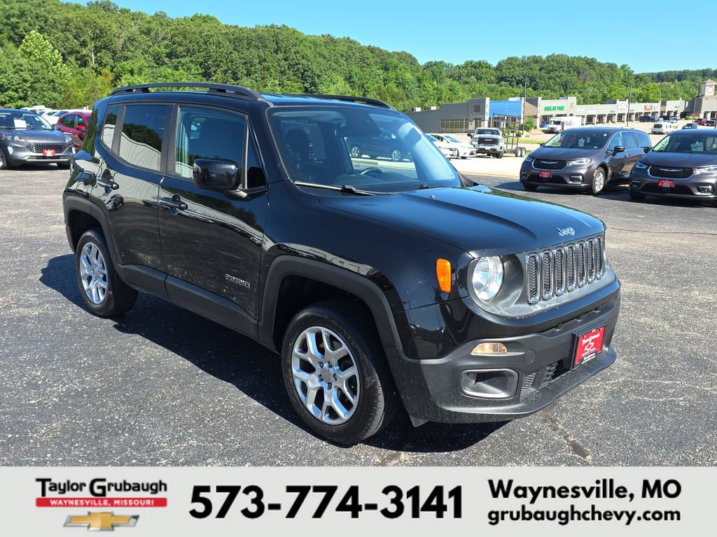 Used 2017 Jeep Renegade Latitude AWD/4WD image 2
