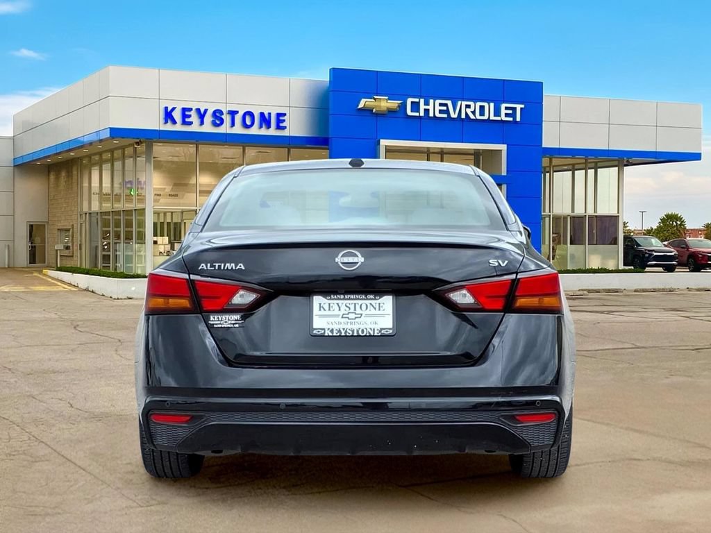Used 2025 Nissan Altima 2.5 SV FWD image 6