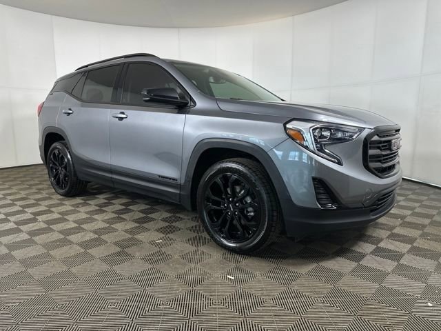 Used 2021 GMC Terrain SLE w/ Driver Convenience Package image 2
