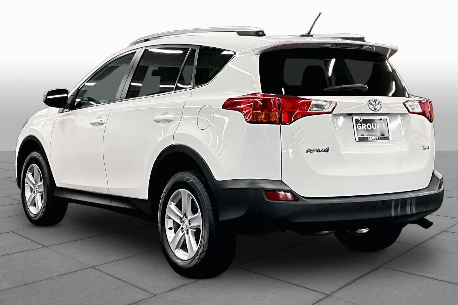 Used 2014 Toyota RAV4 XLE FWD image 11