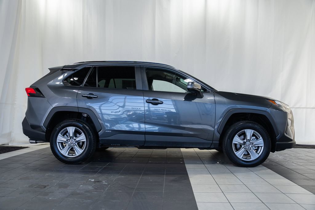 Used 2025 Toyota RAV4 XLE image 3