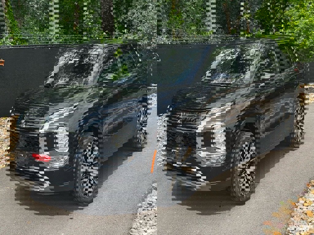 New 2025 Mitsubishi Outlander SE