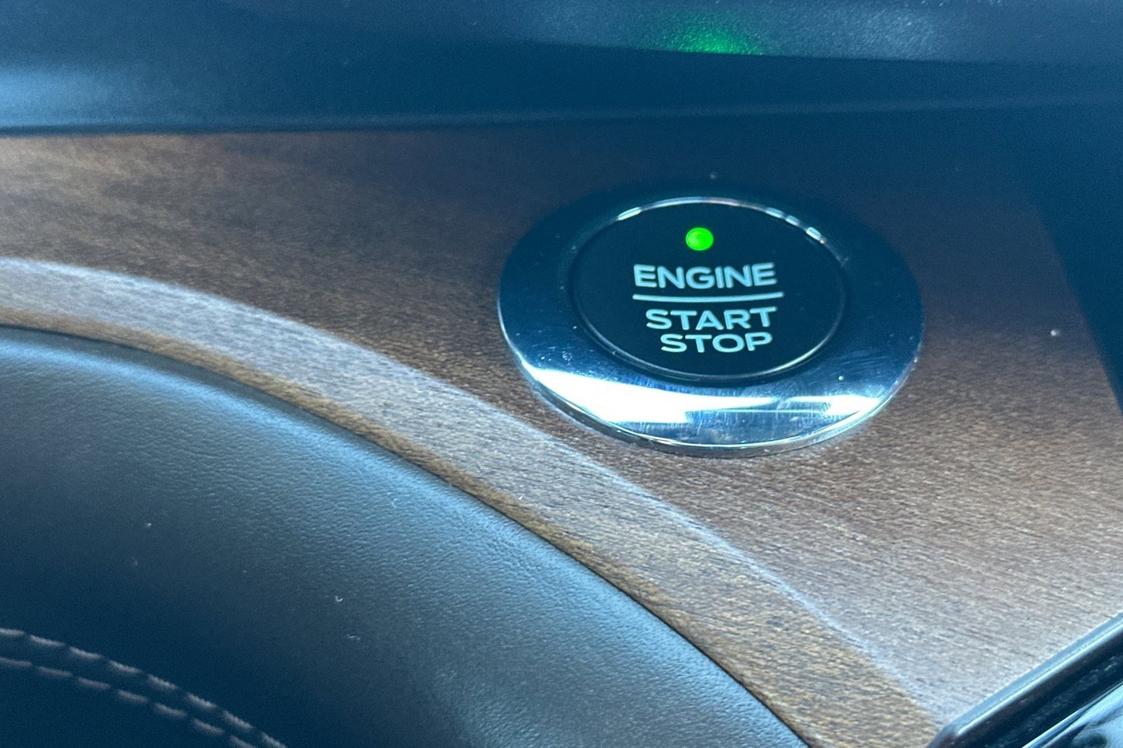 Used 2021 Ford Explorer King Ranch w/ Premium Technology Package image 24