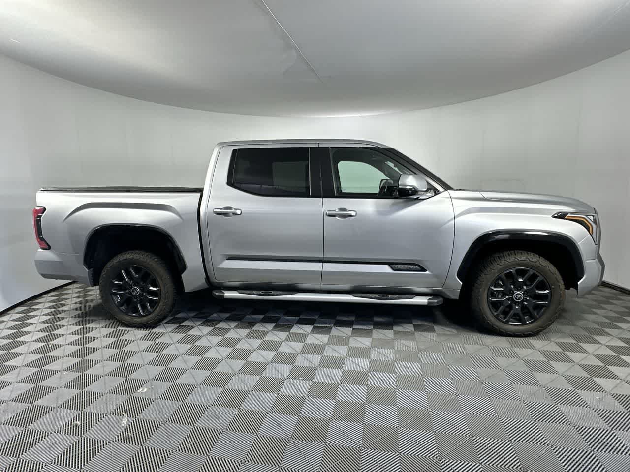 Used 2024 Toyota Tundra Platinum AWD/4WD image 9