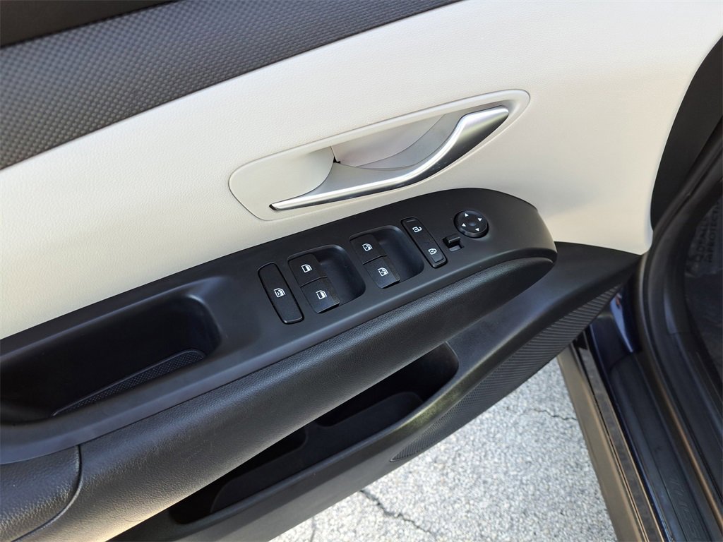 Used 2023 Hyundai Tucson Blue image 14