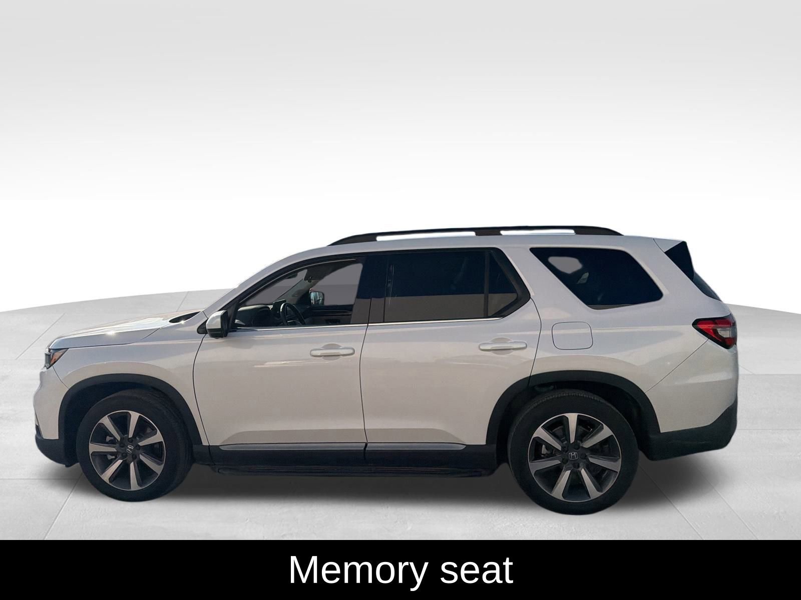 Used 2025 Honda Pilot Elite image 7