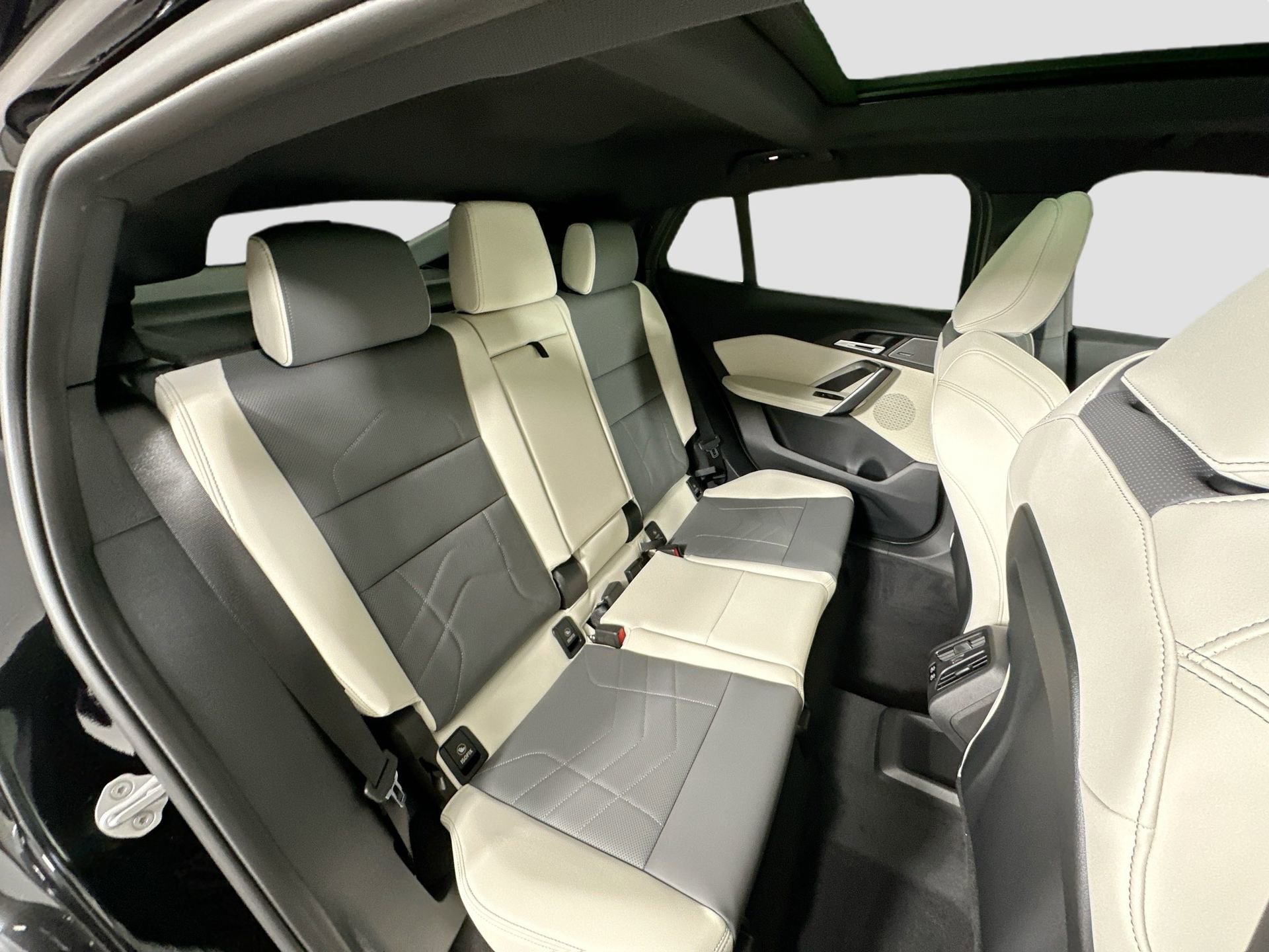 New 2026 BMW X2 xDrive28i image 28