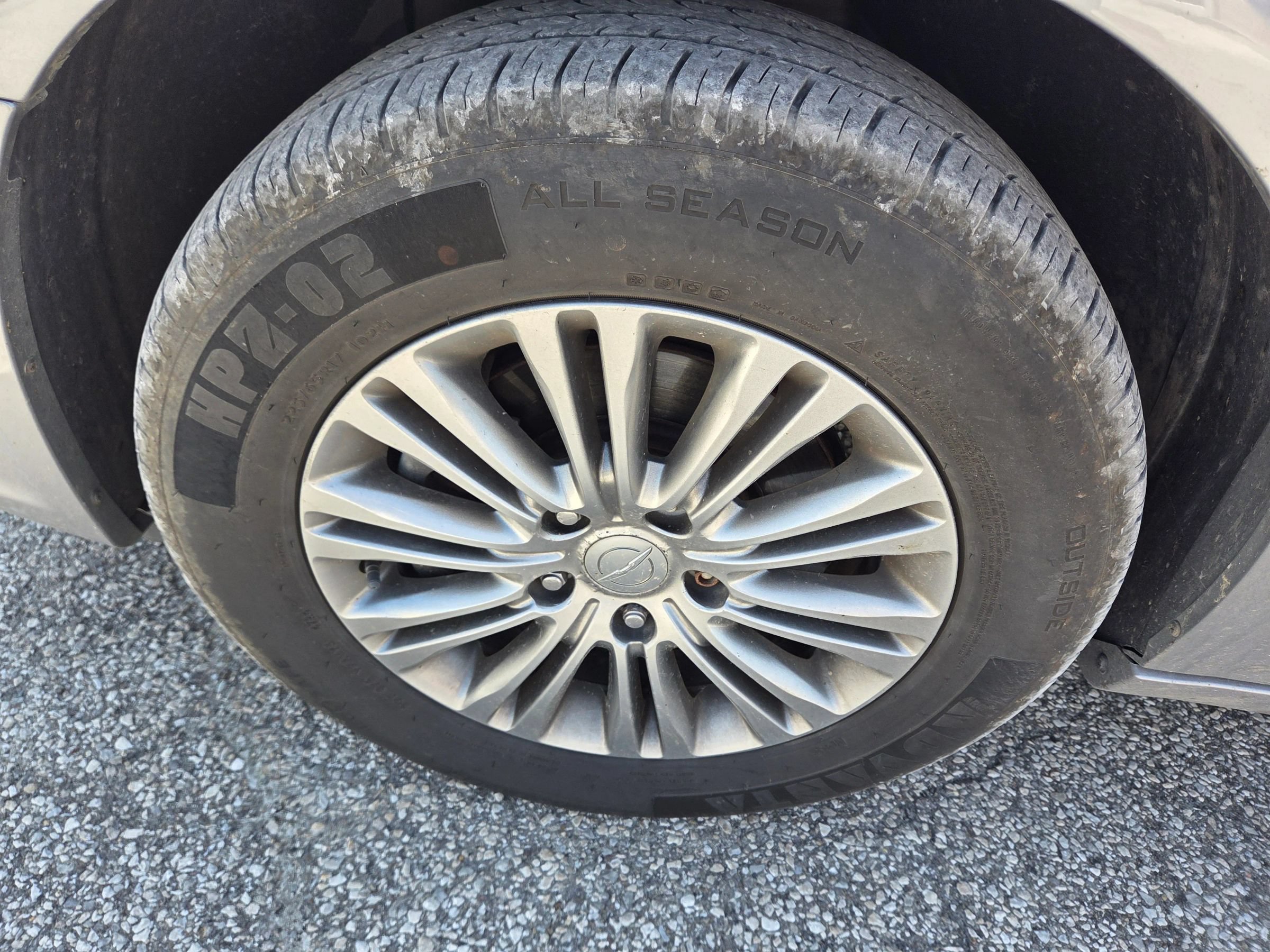 Used 2014 Chrysler Town & Country Touring-L FWD image 8