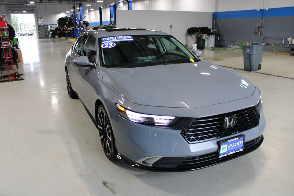 Used 2023 Honda Accord Touring image 3