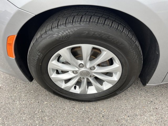 Used 2018 Chrysler Pacifica Touring-L image 23