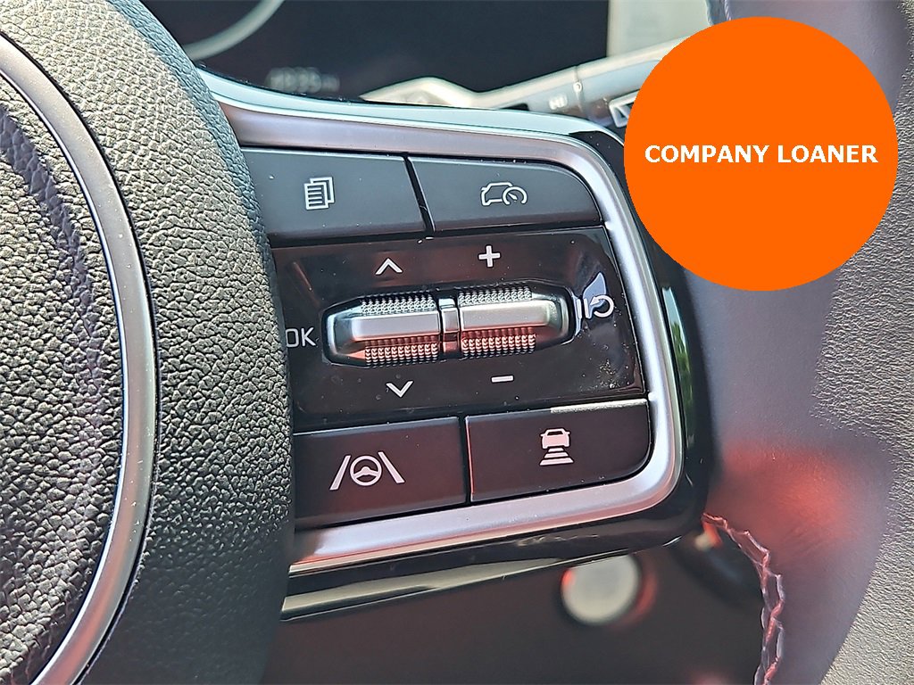 Used 2025 Kia Carnival SX Prestige image 23