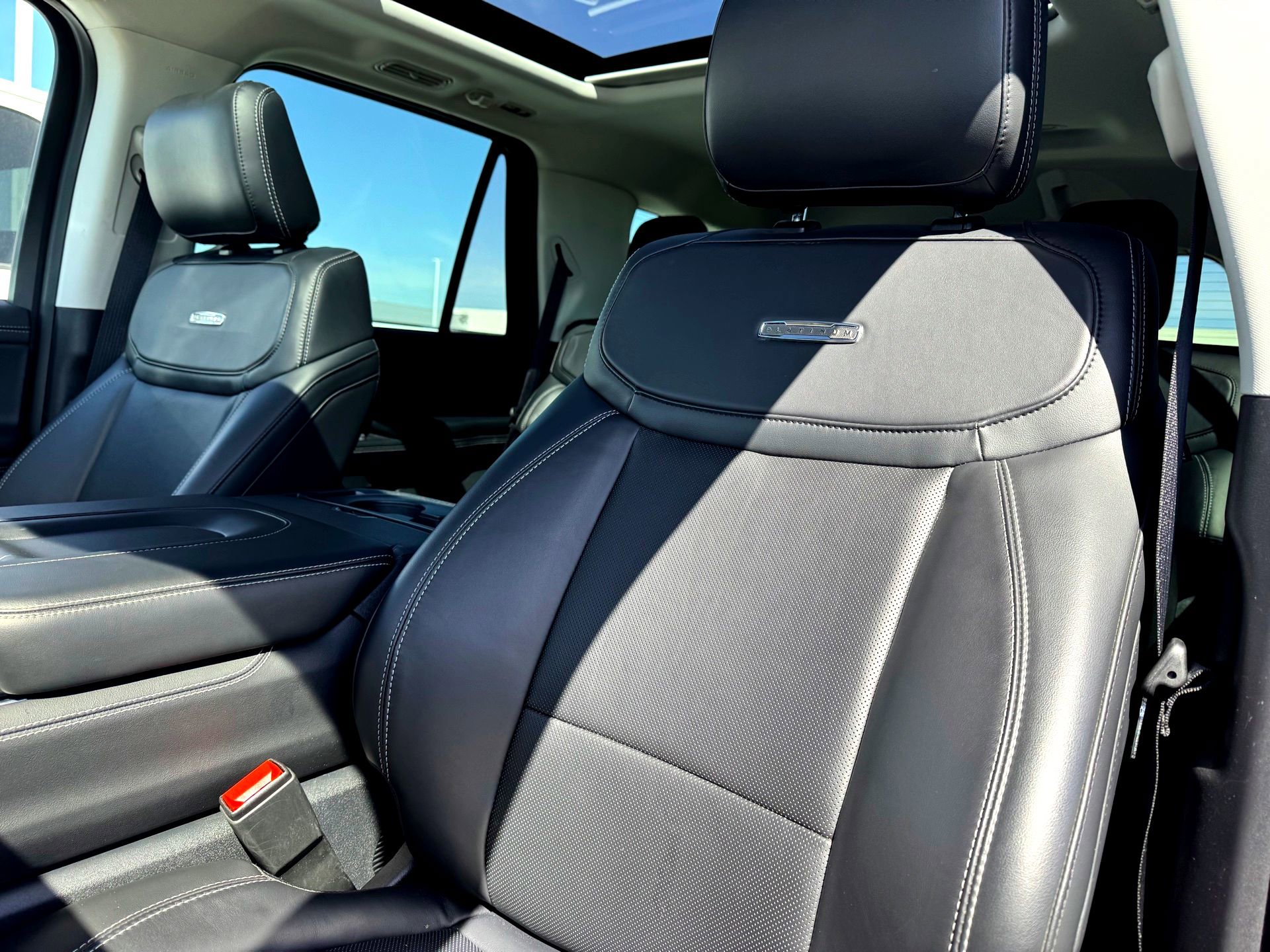 Used 2025 Ford Expedition Platinum AWD/4WD image 13