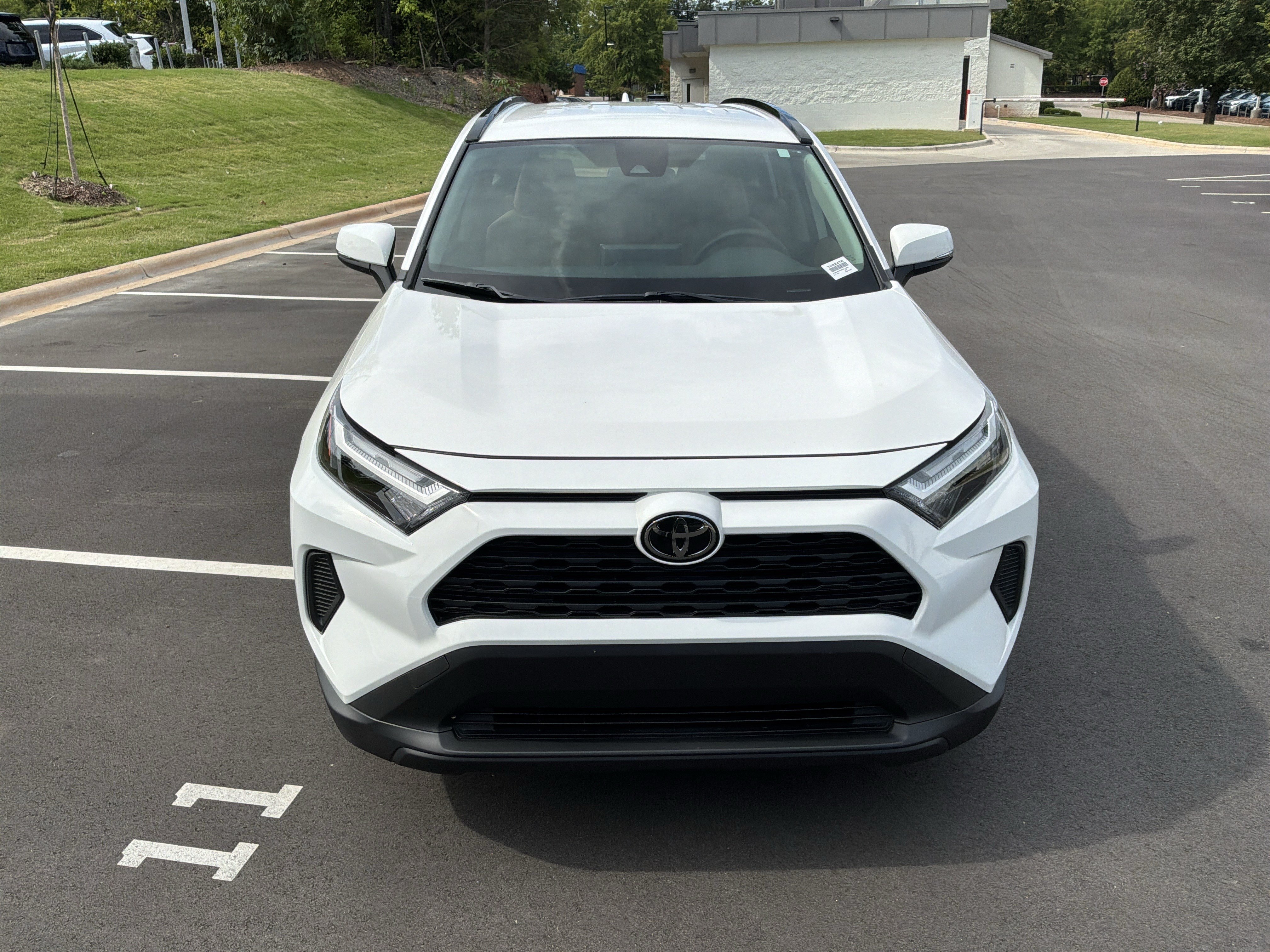 Used 2025 Toyota RAV4 XLE AWD/4WD image 3