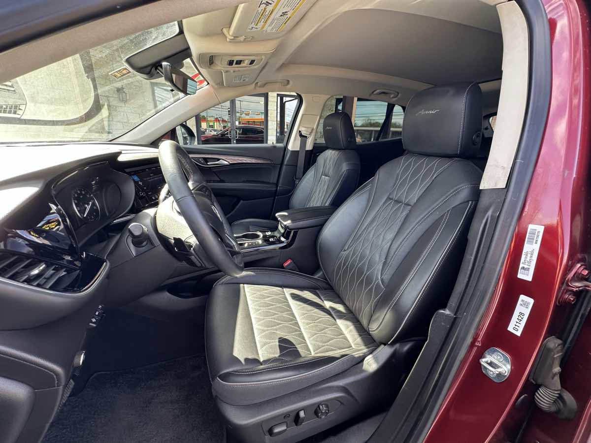 Used 2021 Buick Envision Avenir w/ Technology Package II image 8