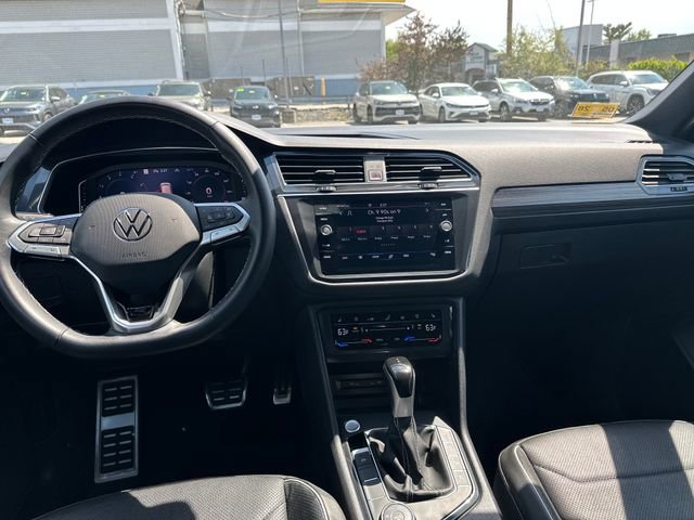 Used 2023 Volkswagen Tiguan SEL R-Line AWD/4WD image 17