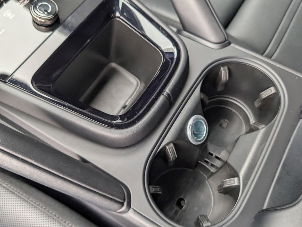 Certified 2025 Porsche Cayenne Turbo image 24